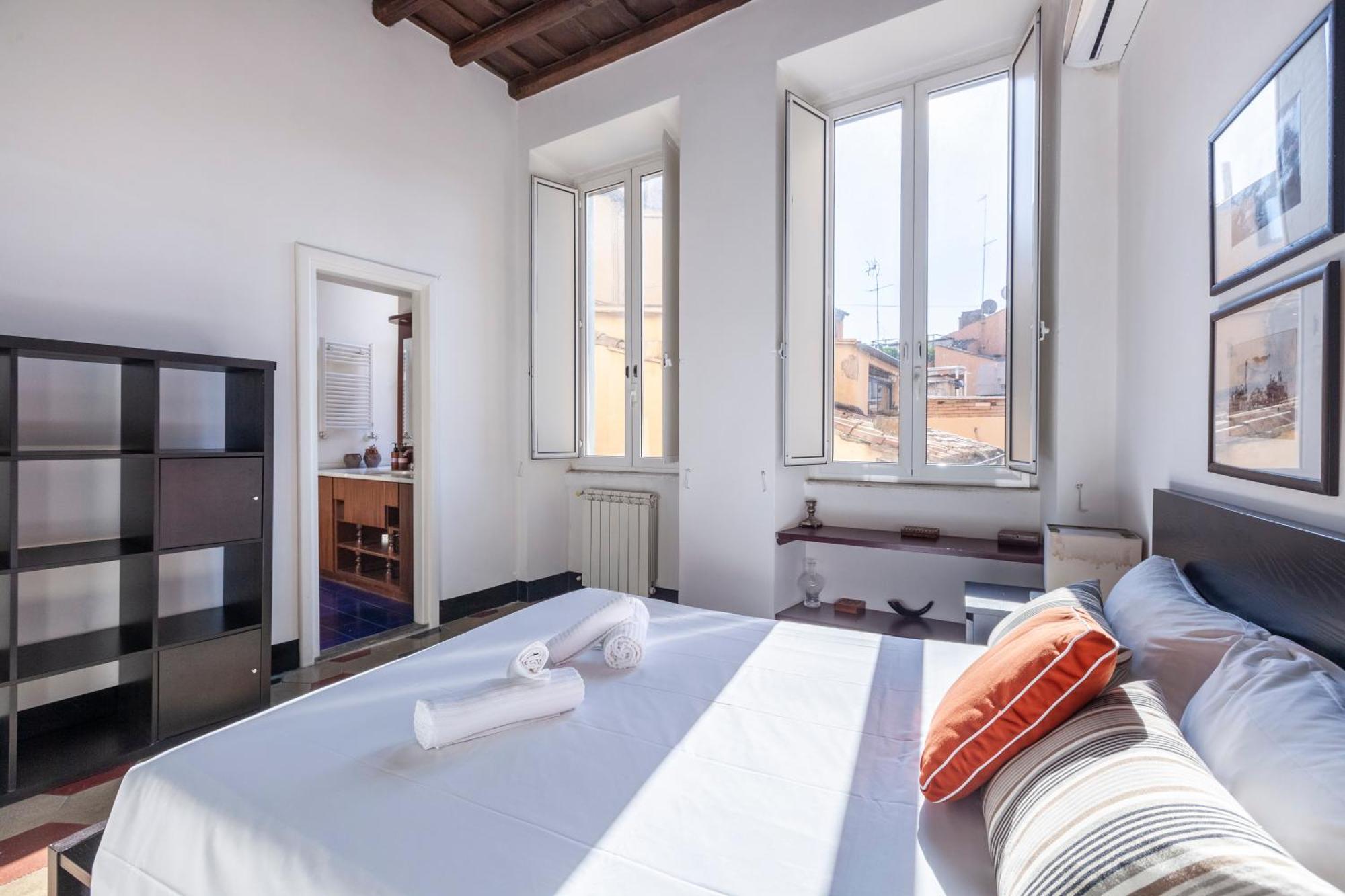 Spanish Steps Charming Apartment Рим Екстериор снимка