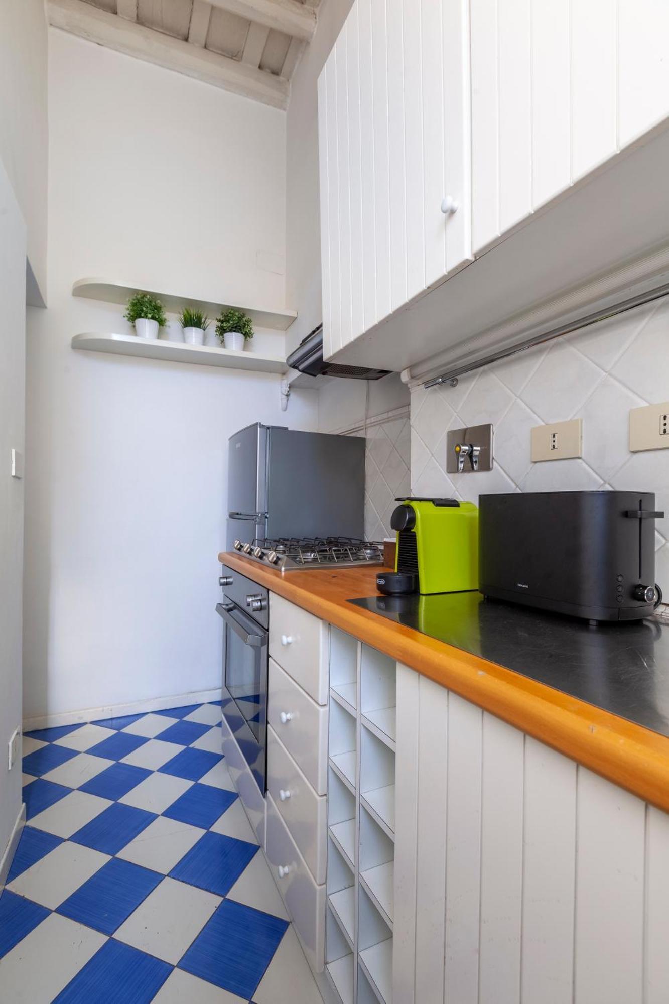 Spanish Steps Charming Apartment Рим Екстериор снимка